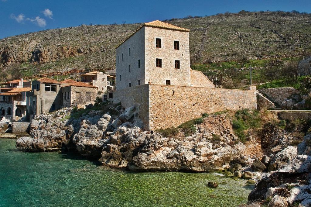 Mavromichalai 호텔 Liménion 외부 사진